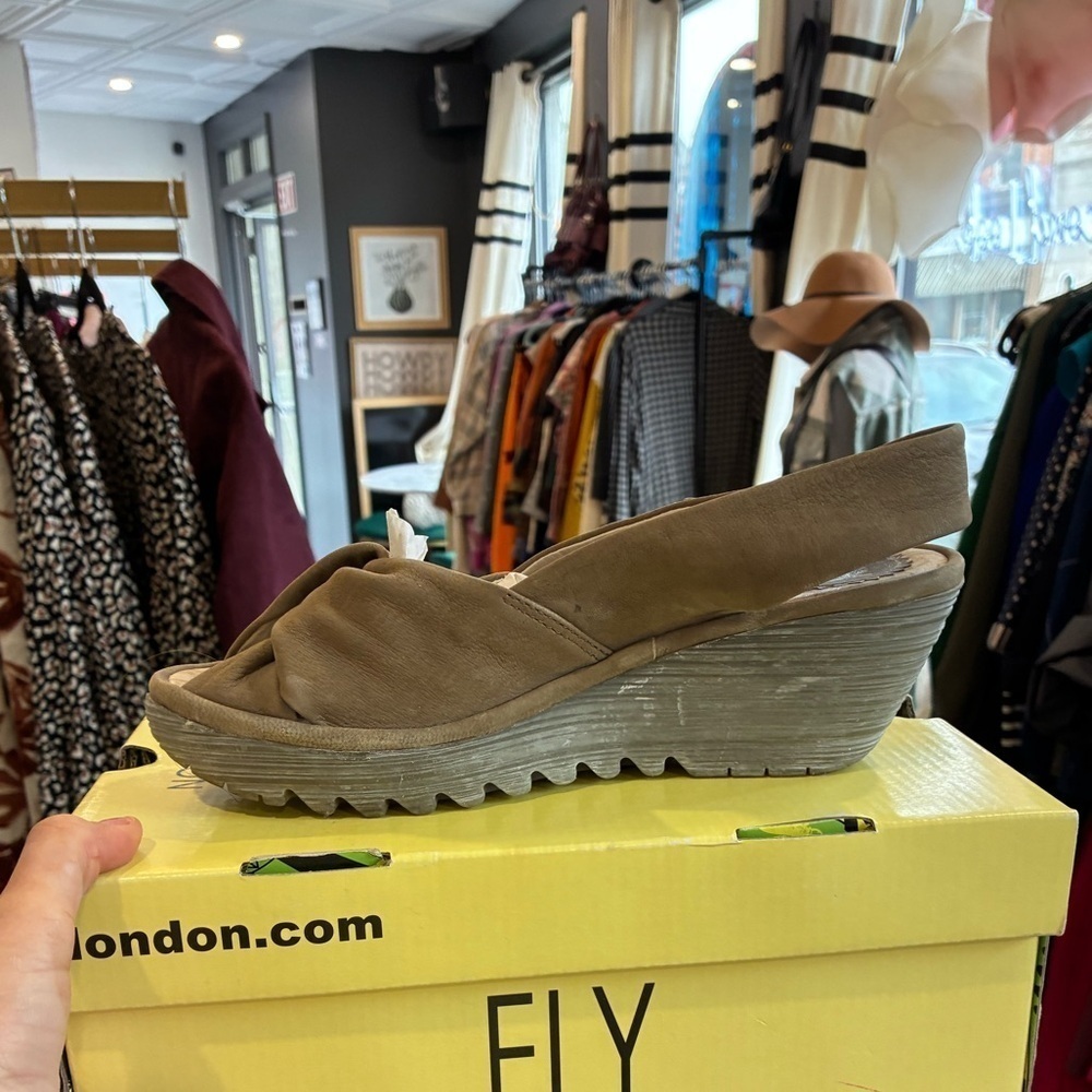 FLY London open toe Yakin khaki wedges size 40